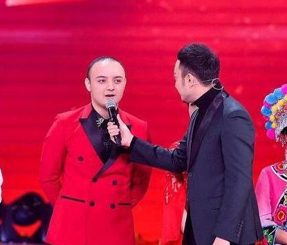 禿然長(zhǎng)大是什么意思?童星阿爾法19歲謝頂21歲植發(fā)成功分享經(jīng)歷