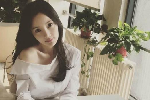 李小璐個人資料簡介 李小璐圖片 李小璐電視劇 李小璐和賈乃亮
