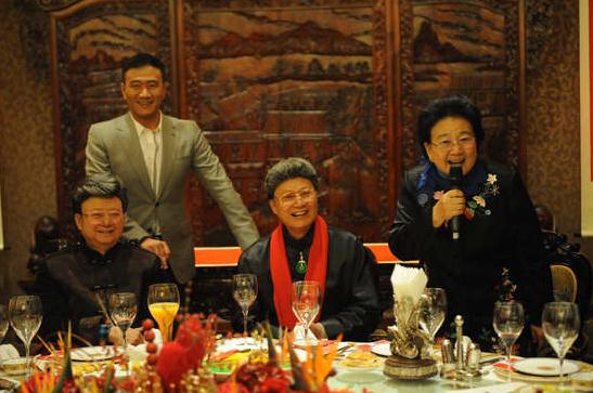 胡軍為父母籌辦金婚晚宴,分享經(jīng)營(yíng)婚姻要訣:信任、尊重、欣賞