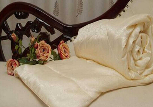 蠶絲被如何清潔保養(yǎng)？蠶絲被的好處