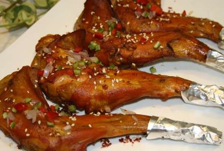 兔肉不能和什么一起吃？什么人不能吃兔肉