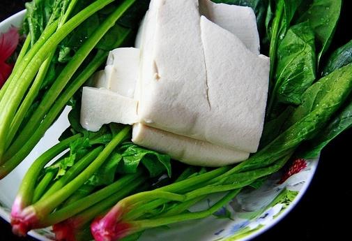 菠菜和豆腐能一起吃嗎？菠菜燉豆腐怎么做最好