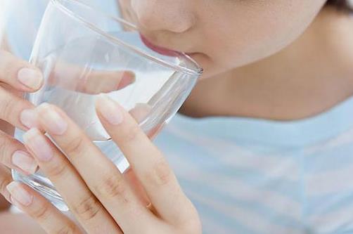 糖尿病可以多喝水嗎？糖尿病患者能多喝水嗎