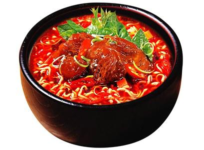 怎么固定泡面蓋紙？巧妙固定泡面蓋紙的方法