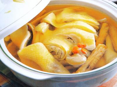 吃雞肉還是喝雞湯？雞肉雞湯哪個營養(yǎng)價值高