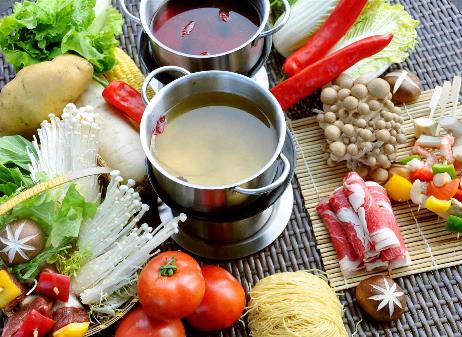 吃火鍋最好先涮什么？吃火鍋先涮肉好還是先涮菜好