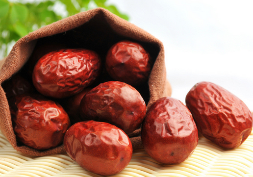 紅棗能養(yǎng)生但是食用需要注意搭配