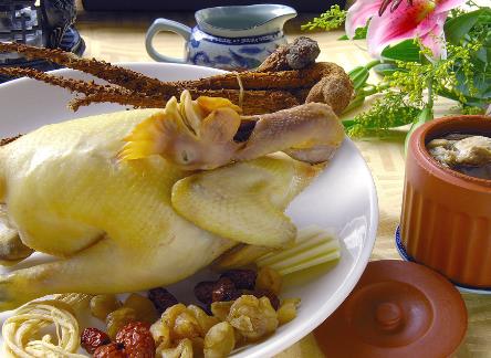 土雞比肉雞有營養(yǎng)嗎？土雞和肉雞的營養(yǎng)差別有多大