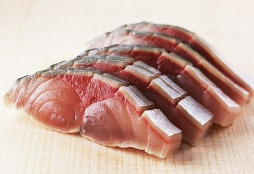 魚(yú)肉中的DHA和EPA可以降低患乳癌的風(fēng)險(xiǎn)