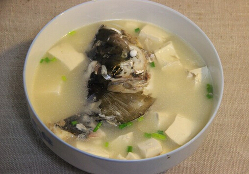 魚(yú)頭豆腐湯的做法-魚(yú)頭豆腐湯怎么做？