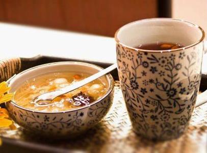 潤肺益氣湯中極品：七款銀耳養(yǎng)肺湯的做法大全