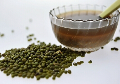 煮綠豆湯會(huì)變紅是怎么回事？熬綠豆湯的方法