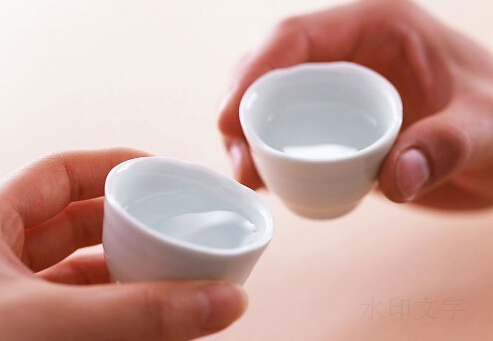 白酒可以用來烹飪？別用白酒代替料酒了！