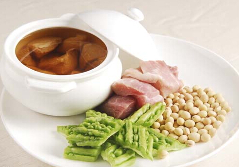 燉排骨加點(diǎn)黃豆-燉羊肉加點(diǎn)黑豆