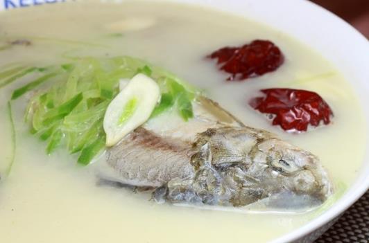 什么魚最適合做湯？什么魚做湯好喝又營(yíng)養(yǎng)