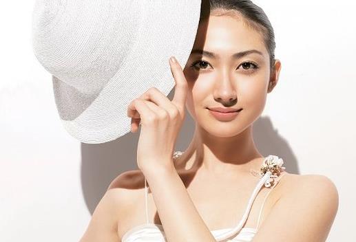 皮膚保養(yǎng)：女人每天防曬必修課