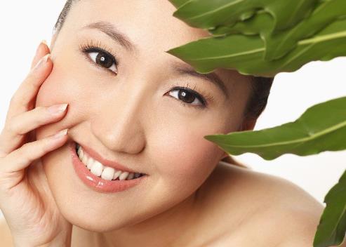 汗斑的癥狀有哪些？治療汗斑的最佳方法