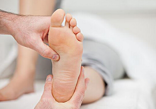 孕婦腳腫是怎么回事？孕婦腳腫怎么辦
