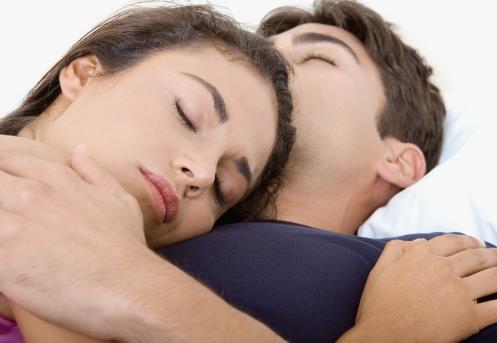 什么樣的睡姿最正確？推薦男女的最佳睡姿