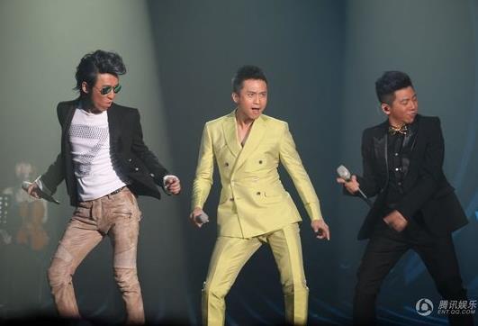 我是歌手羽泉奪冠，鄧超被贊“真歌王”，羽泉與好友鄧超的搭檔演唱獲得總決賽第一輪的第一名