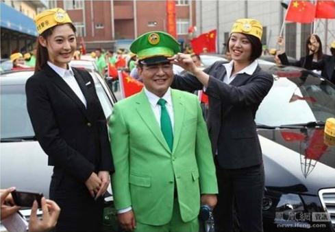 陳光標稱：未受過九年義務教育的人不應該生孩子