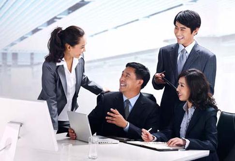 職場(chǎng)女性的說話技巧：職場(chǎng)女白領(lǐng)必學(xué)的甜言蜜語和說話技巧