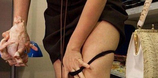 超市雷人一幕：強(qiáng)悍美女偷雞整只塞入陰道全過程