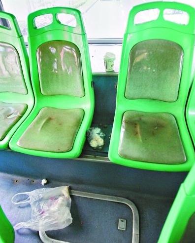 最恐怖公交車早點(diǎn)：韭菜餡包子為最恐怖公交早點(diǎn)，為啥要在車上吃