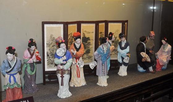 吳神仙貴賤相人，臺兒莊古城景區(qū)建武松殺嫂祭兄雕塑，潘金蓮胸部竟全裸惹爭議
