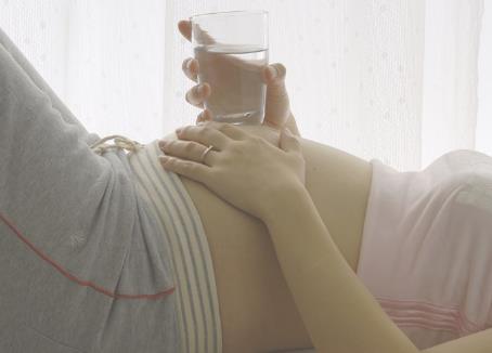 孕婦喝水喝什么水好？孕婦多喝水好嗎