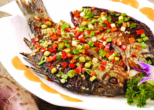 哺乳期可以吃鯽魚(yú)嗎？鯽魚(yú)的做法