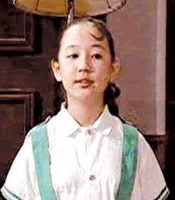 童星關(guān)凌個(gè)人資料,關(guān)凌圖片,關(guān)凌和老公姬云飛結(jié)婚照