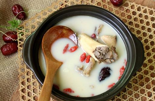 夏季適合喝什么湯？夏季喝湯的注意事項(xiàng)