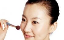 唇妝怎么補(bǔ)妝？補(bǔ)妝小技巧