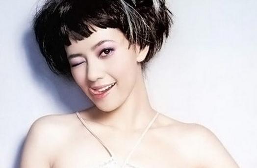 如何按摩能夠收縮鼻尖毛孔？
