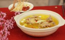 喝雞湯能夠幫助治療感冒！