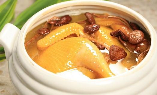 怎么燉雞湯更營養(yǎng)？喝雞湯有什么好處？