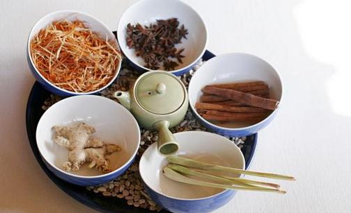 廚房佐料不一樣的用法：香油潤腸燥驅(qū)蛔蟲