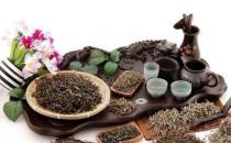 隔夜茶渣有什么用處？茶葉消除黑眼圈