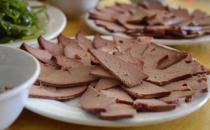 適合女人補(bǔ)血的食譜有哪些？菊花豬肝湯