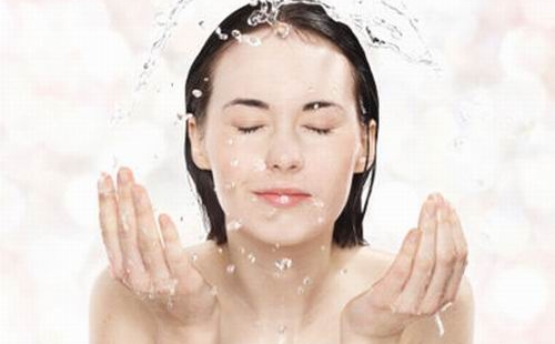 用醋洗臉科學(xué)嗎?用哪種方法洗臉才正確