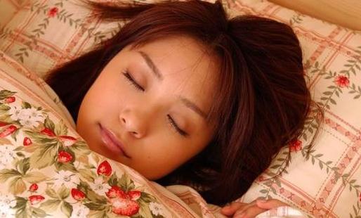 睡覺時(shí)不宜戴這5種東西