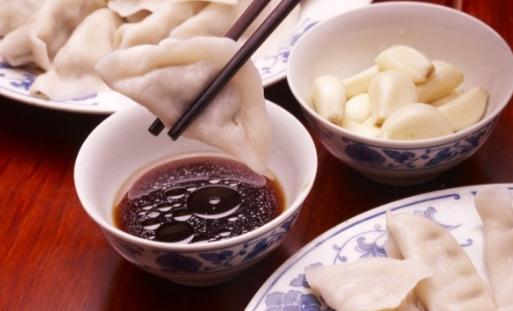 食醋有什么功效？食醋可減少結石的發(fā)生率