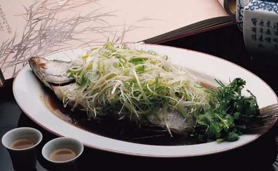 吃清蒸魚(yú)有什么好處？清蒸魚(yú)怎么做？