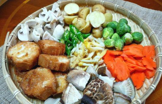產(chǎn)后奶水少怎么辦？多食金針菜
