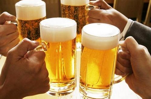 夏天喝冰凍啤酒的四個(gè)不宜