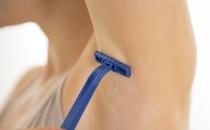 女性刮腋毛會導(dǎo)致乳腺癌？