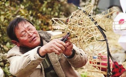 將要失傳的手工藝，扎龍頭