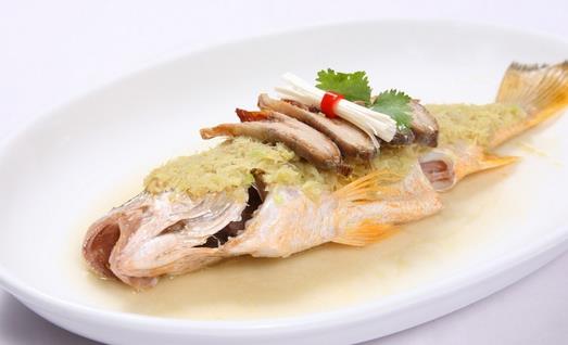 夏季白領(lǐng)想減壓只需多吃魚(yú)多喝湯