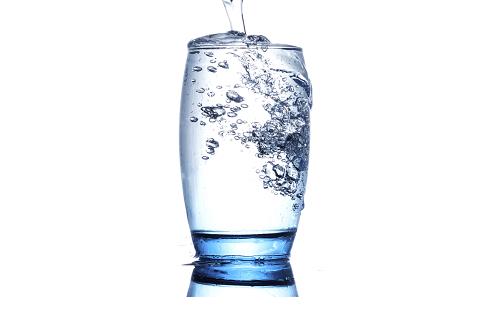 秋季皮膚易干燥 怎樣更好地為皮膚補水？